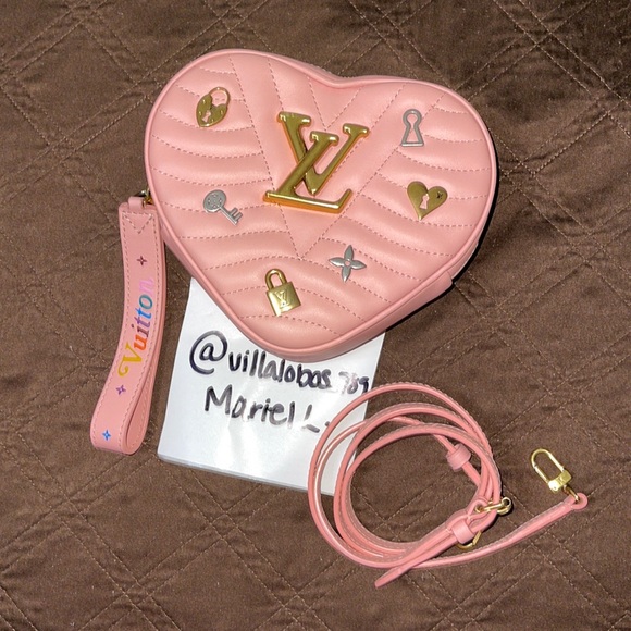 Louis Vuitton Handbags - Louis Vuitton New Wave Limited Edition Love Lock Heart Pink Bag💕
